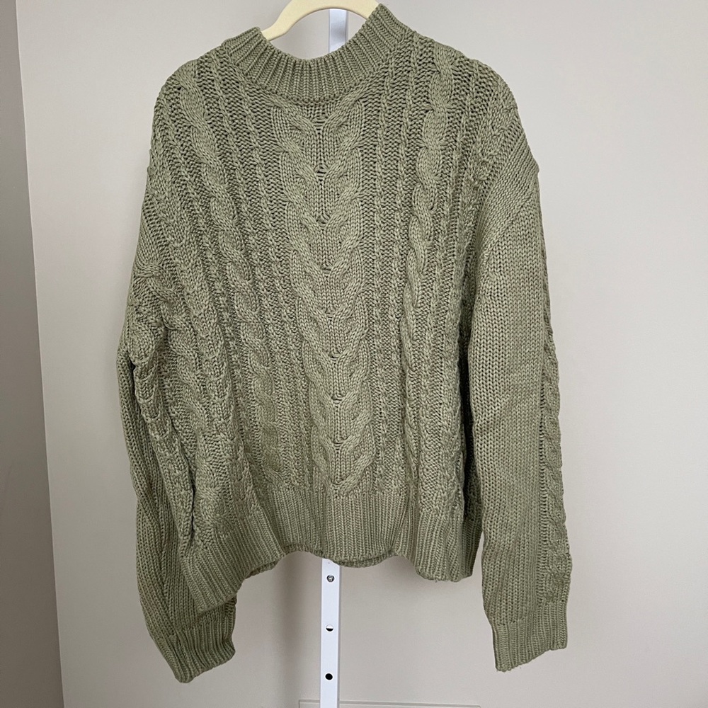 PACKAGE green sweater